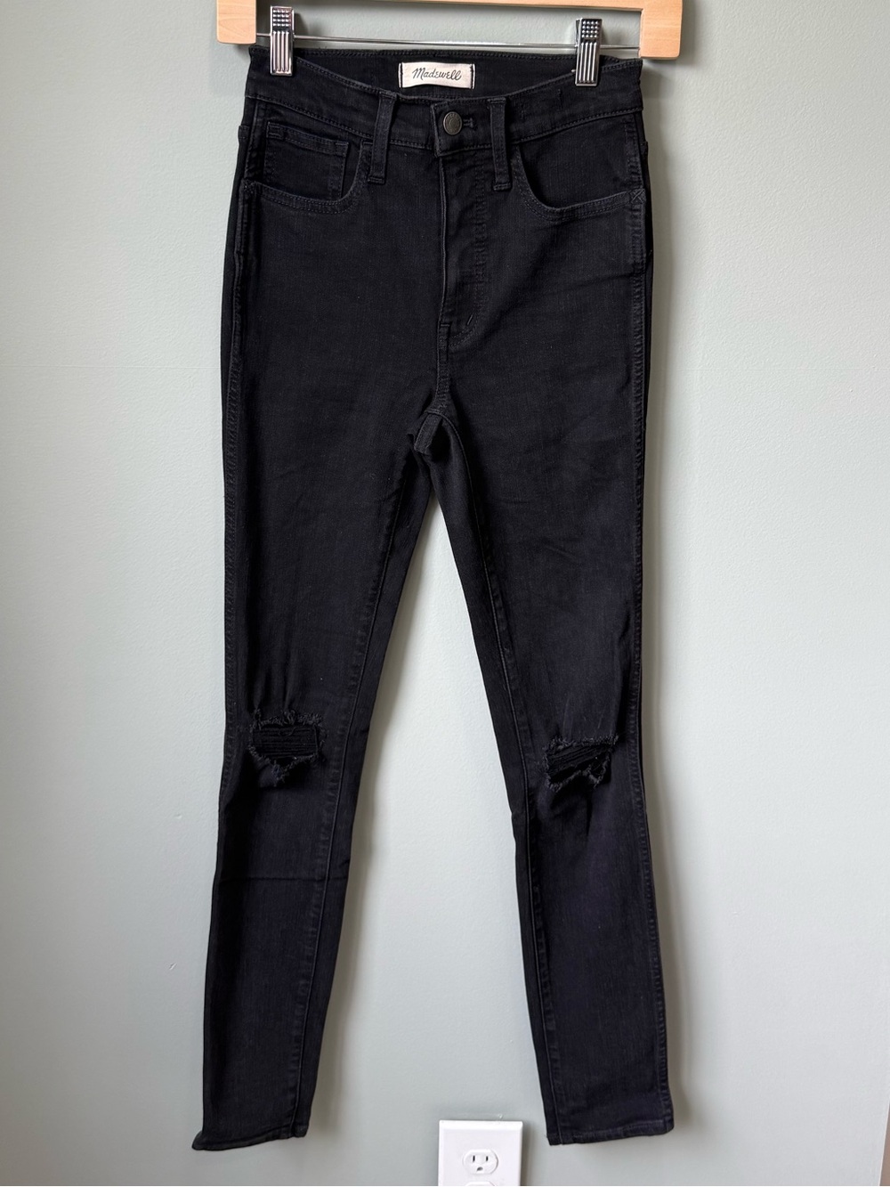 Madewell Black Skinny Jeans with Knee Rips 23